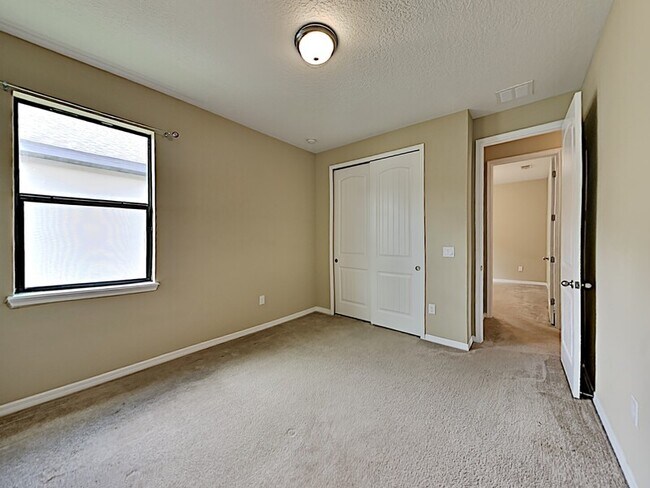 Building Photo - 12986 Holdenbury Ln