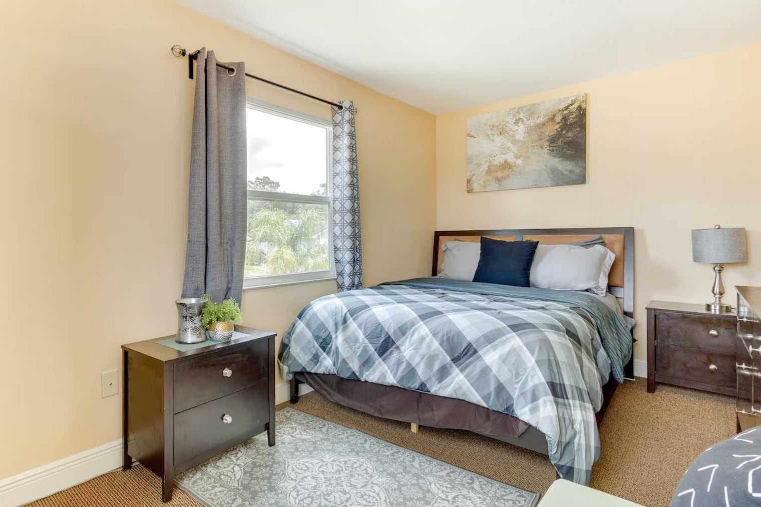 Building Photo - 7232 Lazy Hill Dr