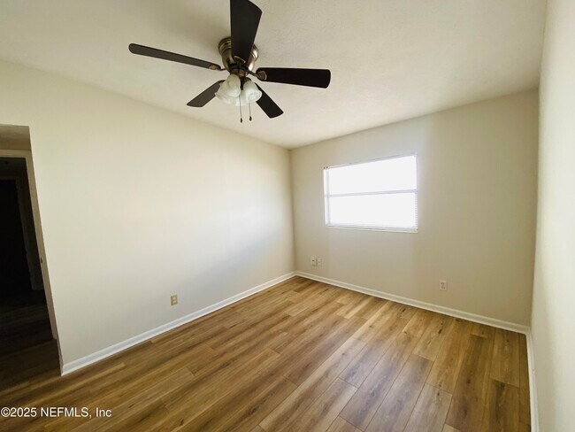 Building Photo - 11303 Americana Ln