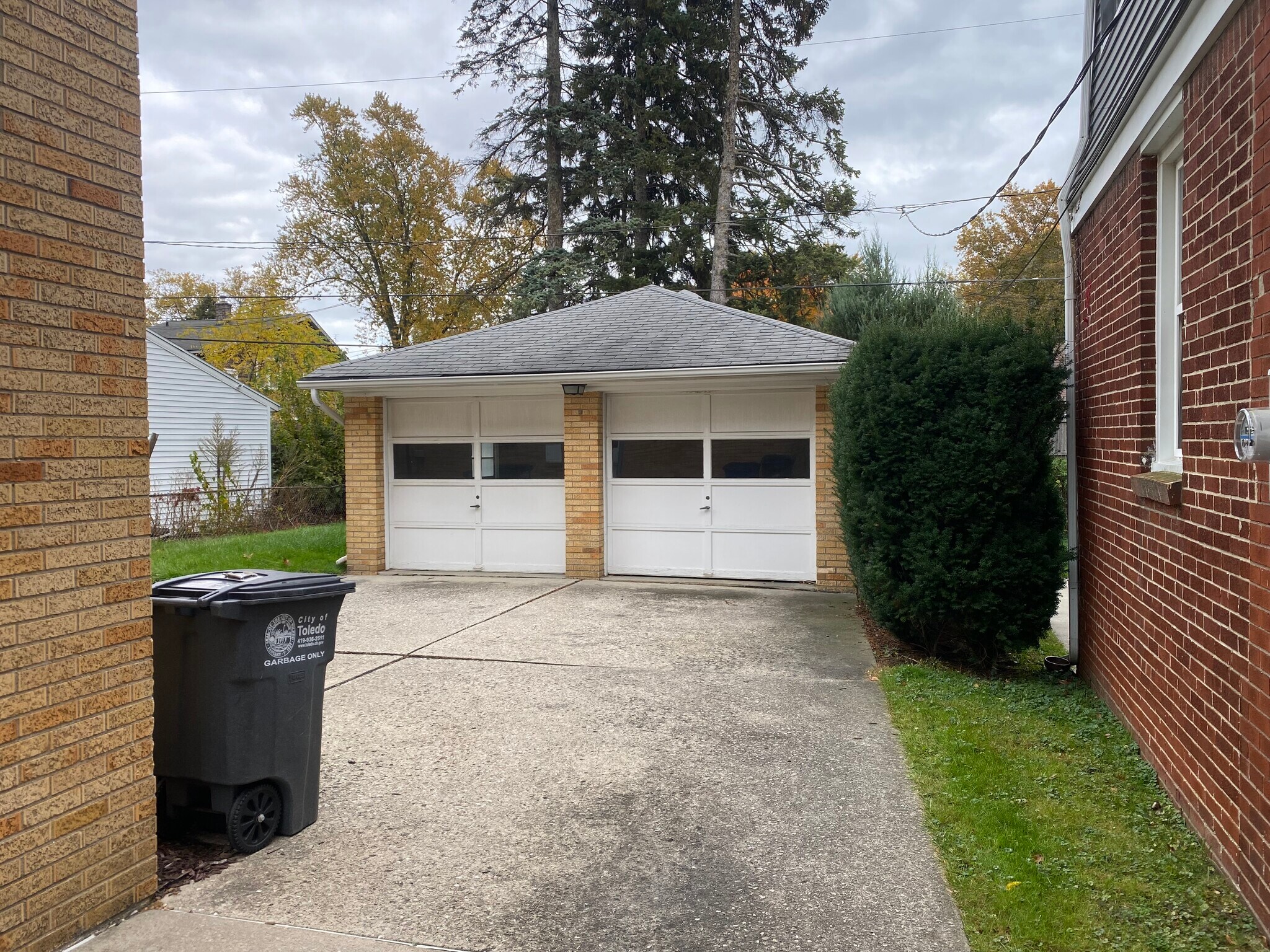 Detached Garage - 3712 Douglas Rd