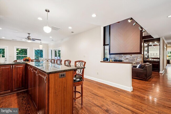 Building Photo - 9454 Newbridge Dr