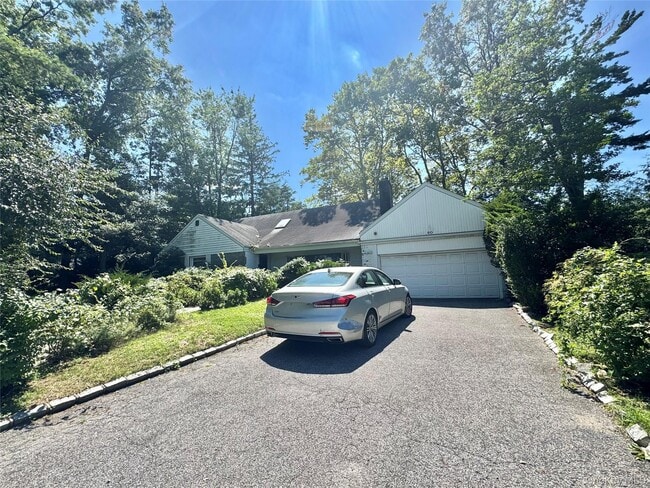 Building Photo - 60 Grist Mill Ln