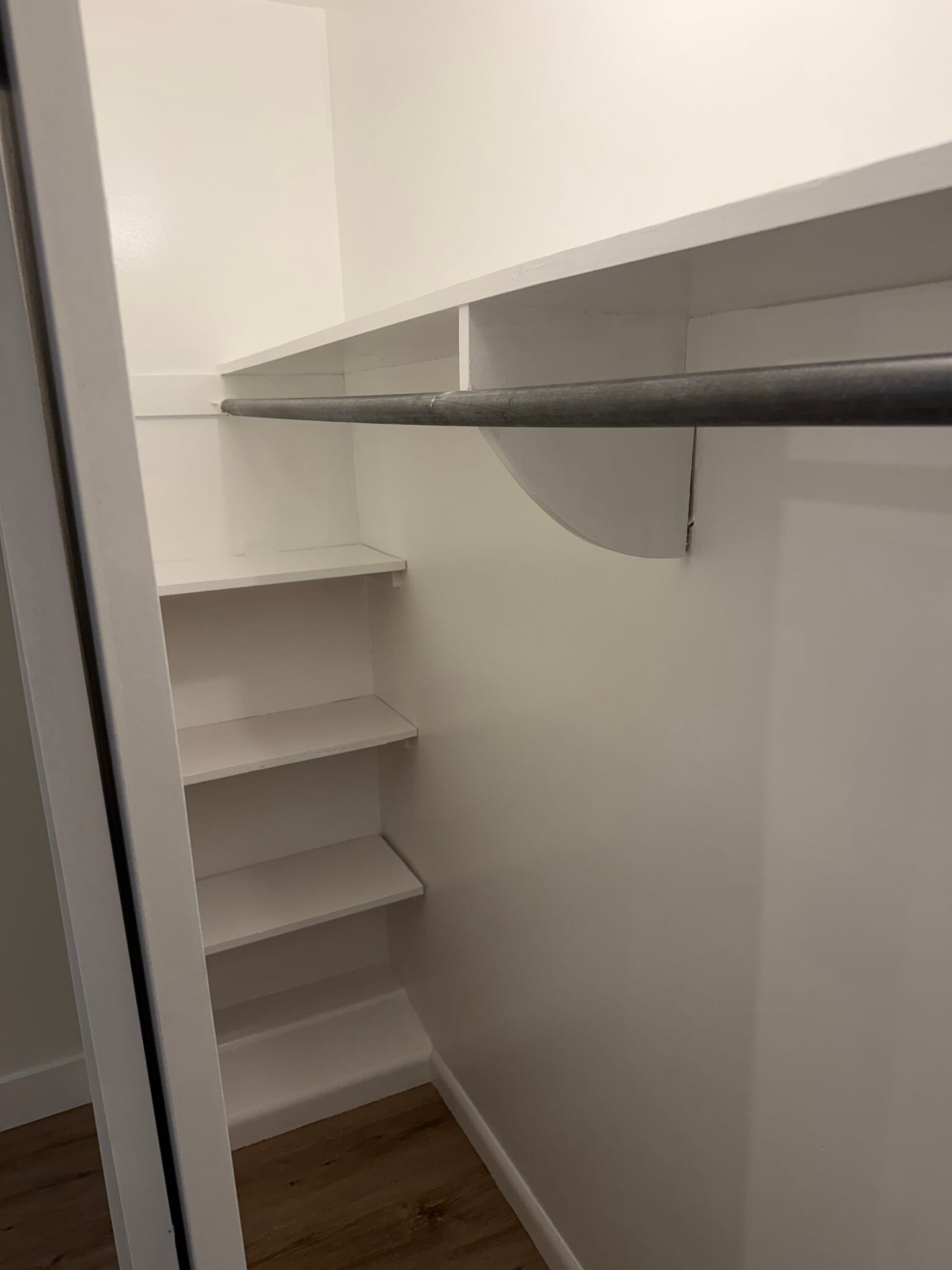 Building Photo - 565 W Midway Blvd