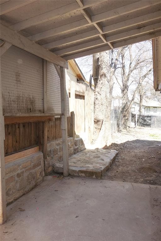 Building Photo - 1106 August Dr