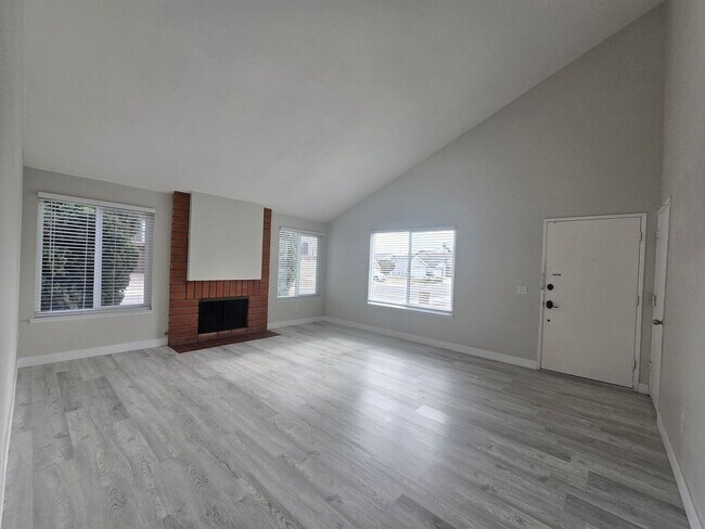 Building Photo - 11321 Volans St