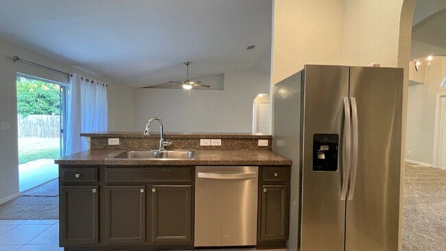 Building Photo - Pet-Friendly 3BR/3BA Single-Family Home in Port Saint Lucie