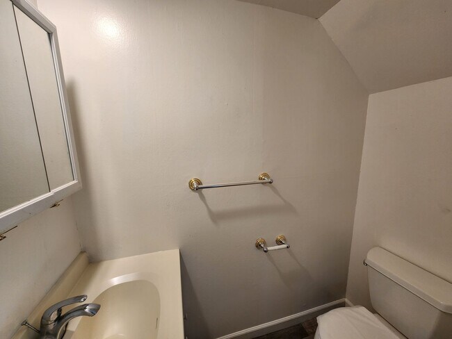 Building Photo - 8613 La Riviera Dr #C C