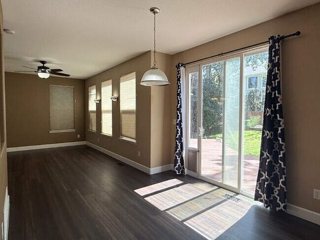 Building Photo - Gorgeous Reunion Home Features 4 Beds/2.5 Baths and Large Backyard. Close to Shopping, Dining and...