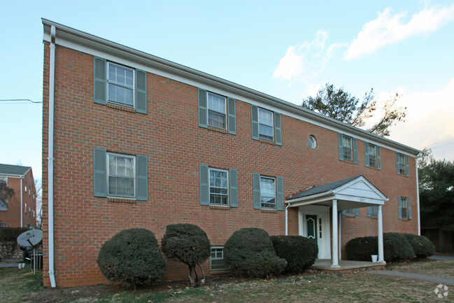 Building Photo - Camden Court Apartments