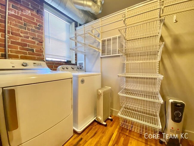 Building Photo - Stunning 2,000 sqft Loft For Rent in the C...