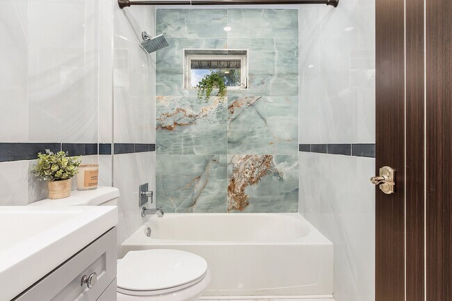 Building Photo - 620 Luisa Ct