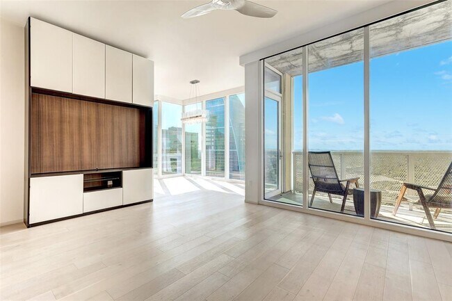 Building Photo - 301 West Ave