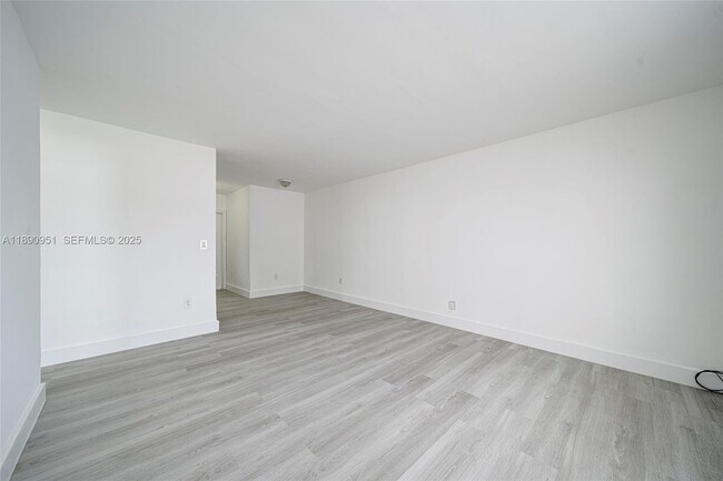 Building Photo - 6735 NW 2nd Ct