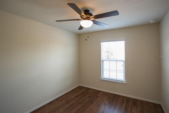 Building Photo - 12105 Breda Ln