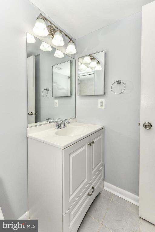 Building Photo - 10204 Bushman Dr