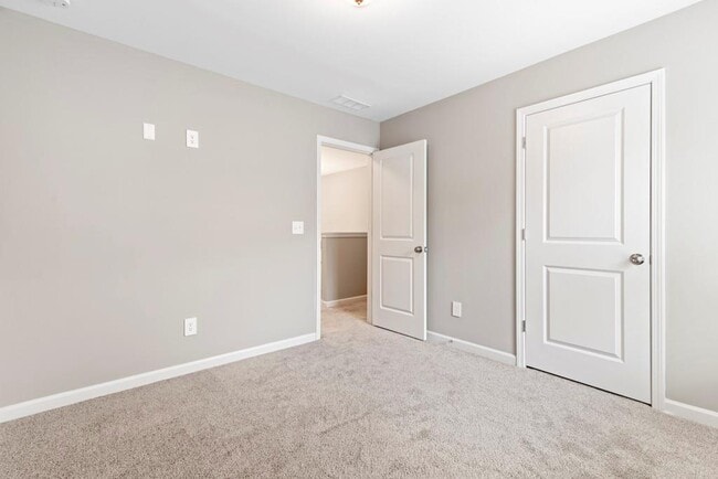 Building Photo - 1038 Valley Rock Dr