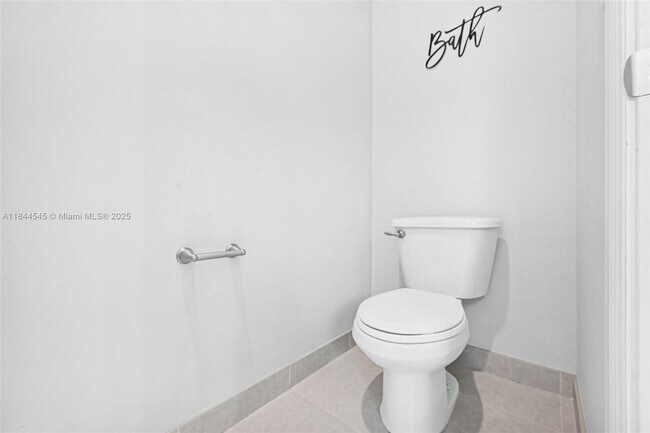Building Photo - 8855 Watercrest Cir W