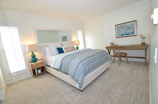 Building Photo - 3 Bedroom 2 bath Vacation Rental.