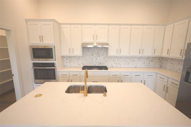 Building Photo - 27003 Golden Isle Ln