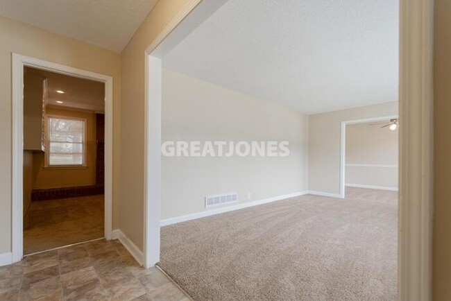 Building Photo - 7268 Fontana Dr