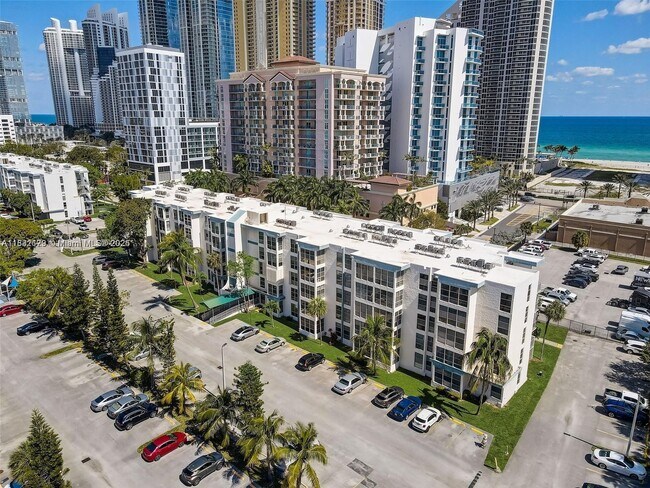 Building Photo - 17620 Atlantic Blvd