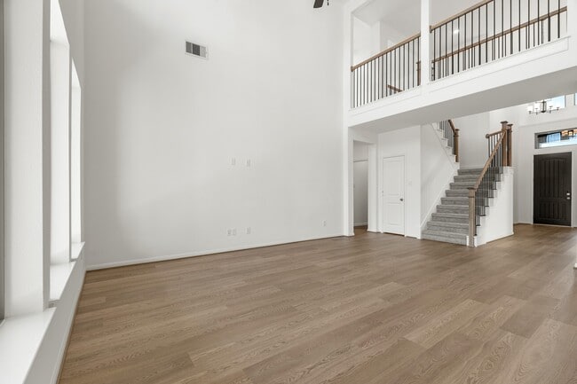 Building Photo - 2610 Glacier Pt Dr