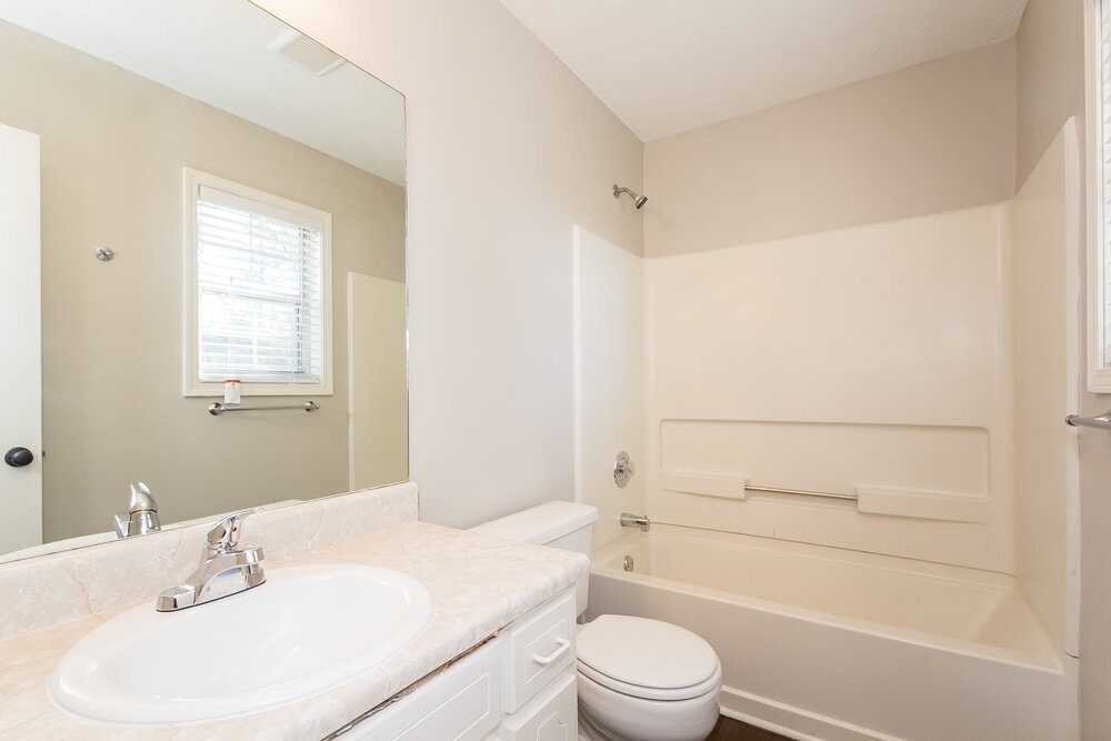 Building Photo - 470 Rosehill Dr