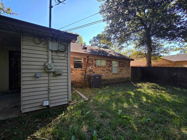 Building Photo - 4573 Appleville St