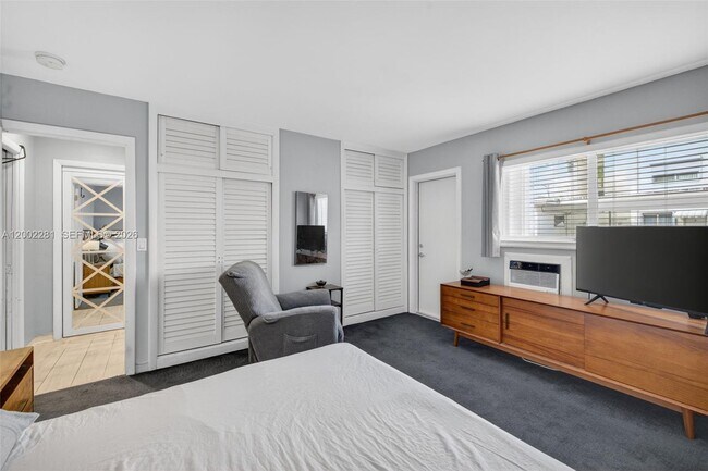 Building Photo - 419 S Crescent Dr