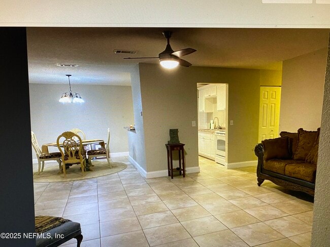 Building Photo - 3923 Harbor View Dr