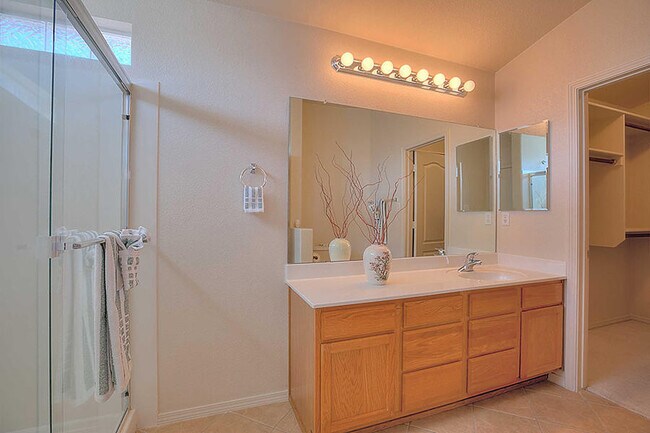 Building Photo - Ventana Ranch Gem! 3 Bedroom 2 Bath. Gate Community! Single Story with Large Backyard.