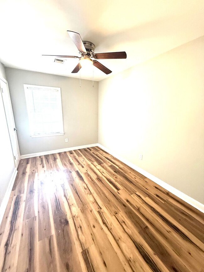 Building Photo - ** 4 bed 2.5 bath located in Edgewood ** Call 334-366-9198 to schedule a self tour