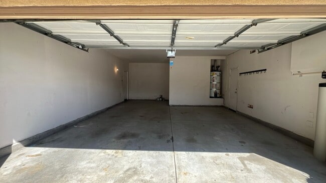 Building Photo - West Lancaster Single Story Home