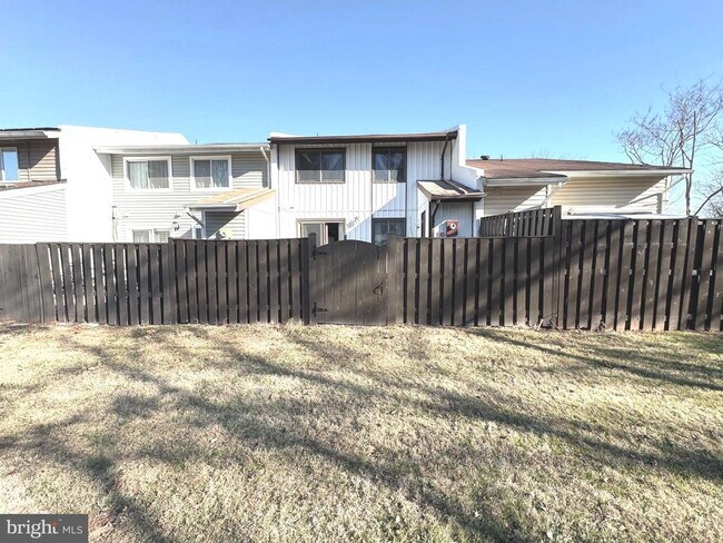 Building Photo - 23 Monarch Dr