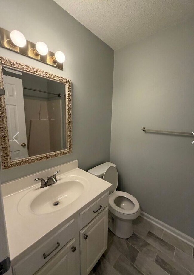 Building Photo - North Wilmington/ground floor patio home/two bedrooms. North Chase/Laney High school area.