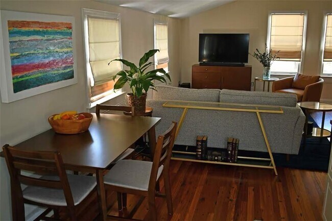 Building Photo - 6 White St NW