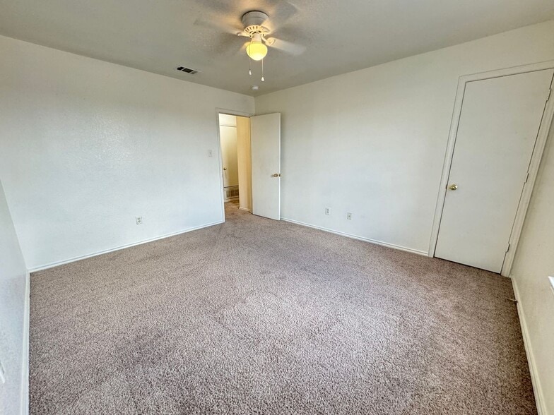 Building Photo - 3608 Malibu Ln