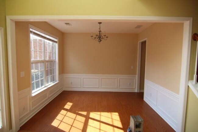 Building Photo - 8365 Grenadier Trail