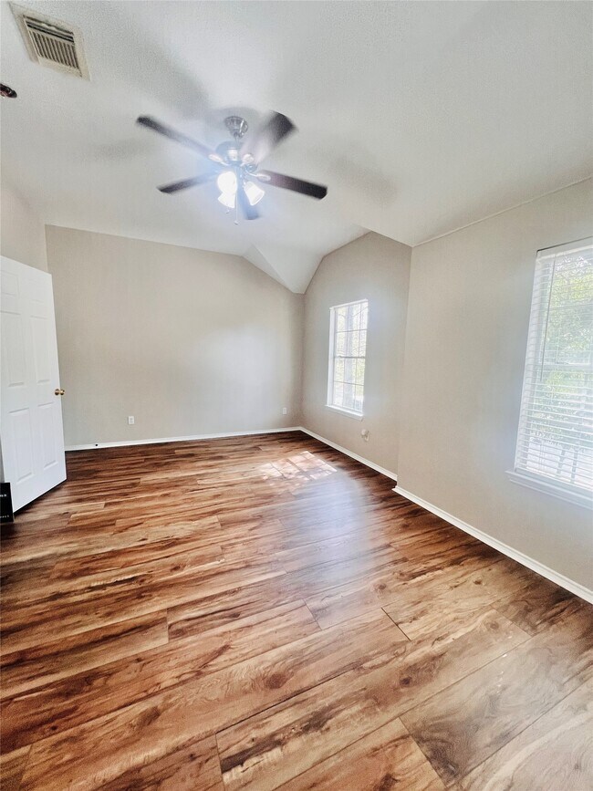 Building Photo - 15 Wineberry Pl