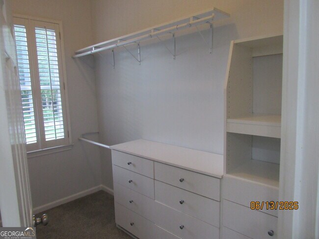 Building Photo - 115 Sutton Ct