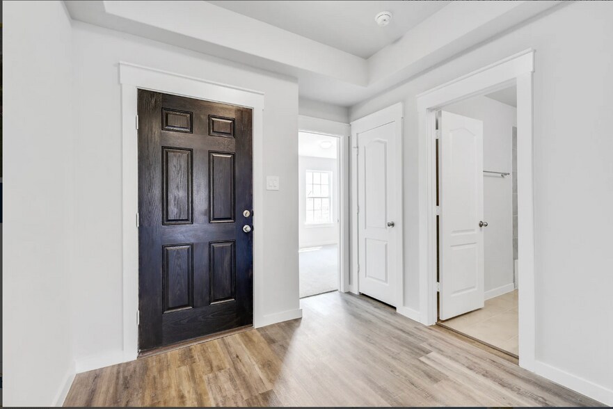 Building Photo - 4712 Peony Green Dr