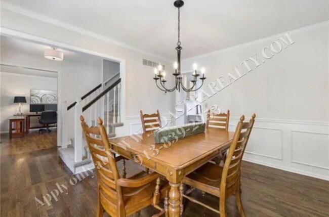 Building Photo - Classic Two Story 5 Bed 2.5 Bath Home in Blue Valley-Coming SOON!!