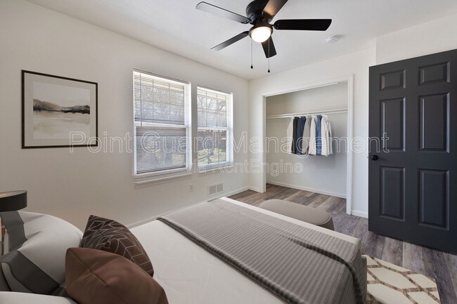 Building Photo - 955 Leroy St