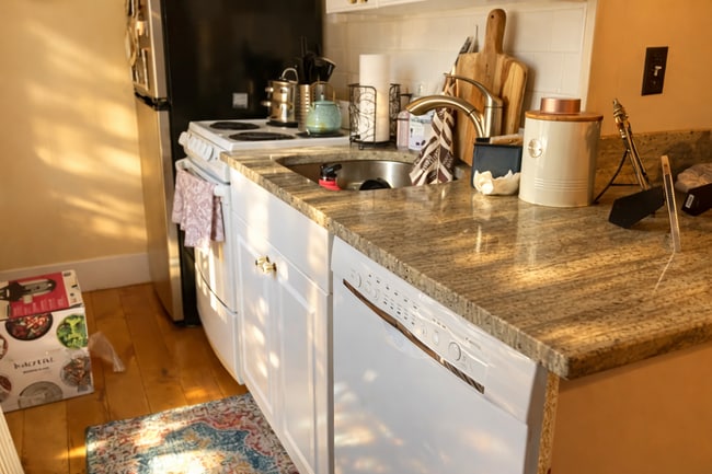 Building Photo - 108 Myrtle St