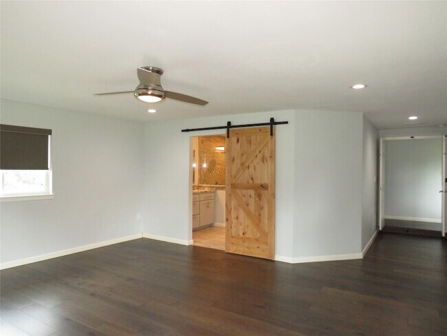 Building Photo - 1026 Thomas St