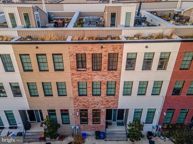 Building Photo - 617 McClellan St