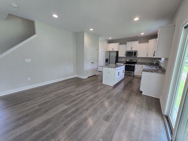 Building Photo - 463 Jackson Pond Dr