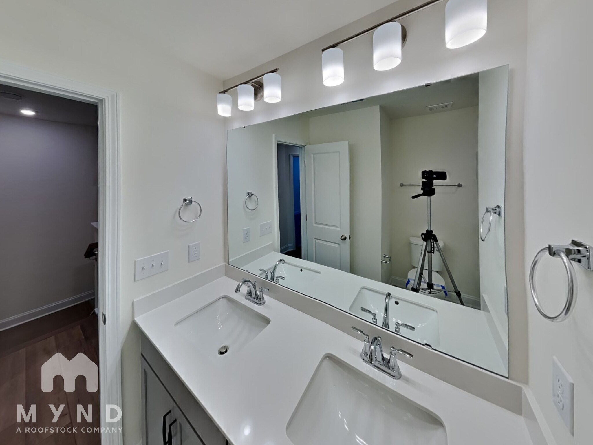 Building Photo - 1518 Cedar Tree Dr