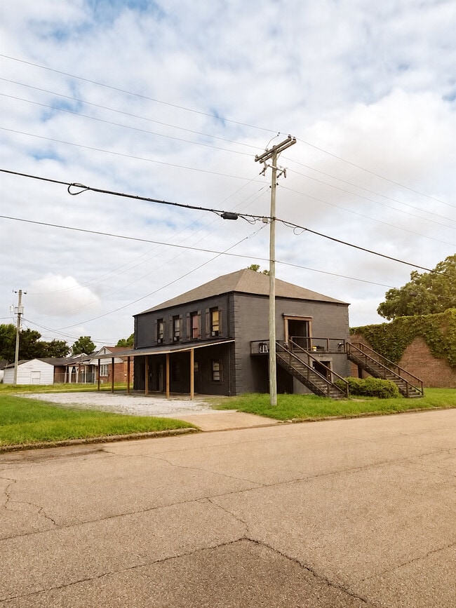 Building Photo - 110 S 21st St