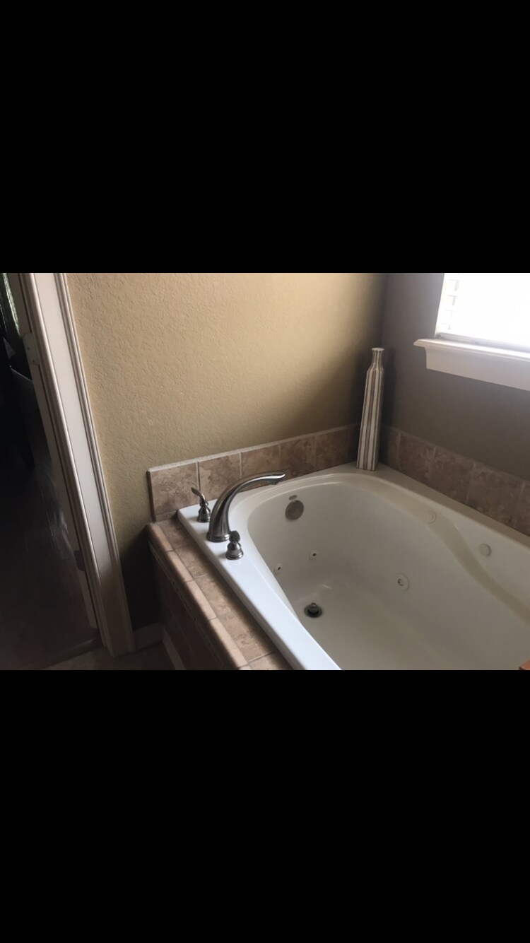 Building Photo - 2555 N Trafalger Dr